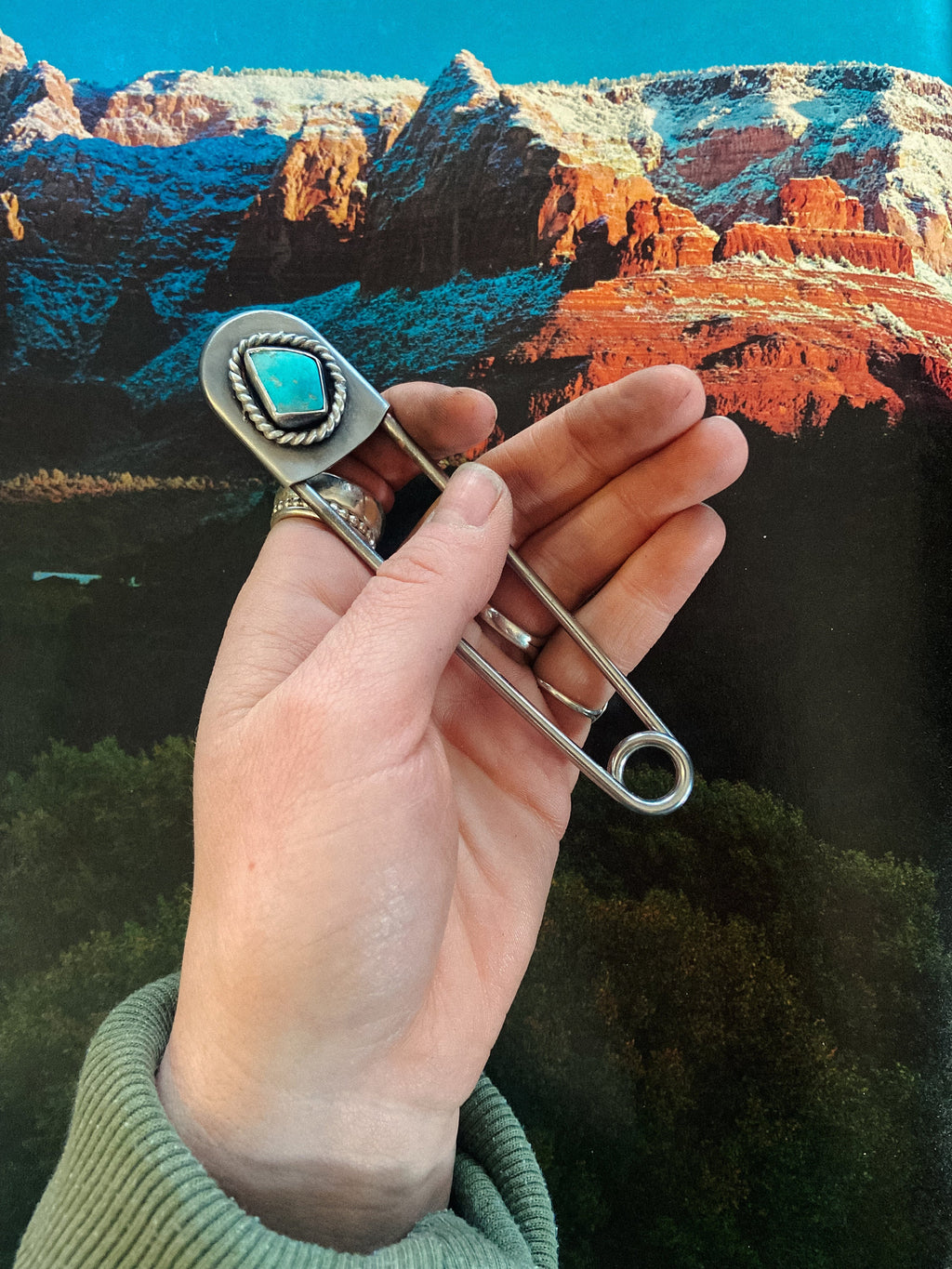 ✙ Jumbo Turquoise Safety