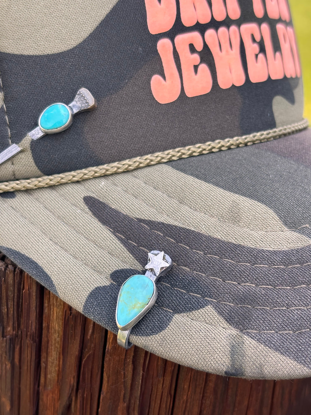 Horseshoe Nail Brim Clip