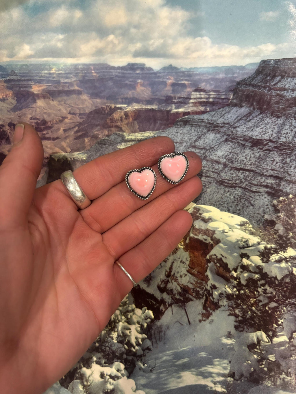 ✙ Sterling Pink Conch Heart Stud Earrings