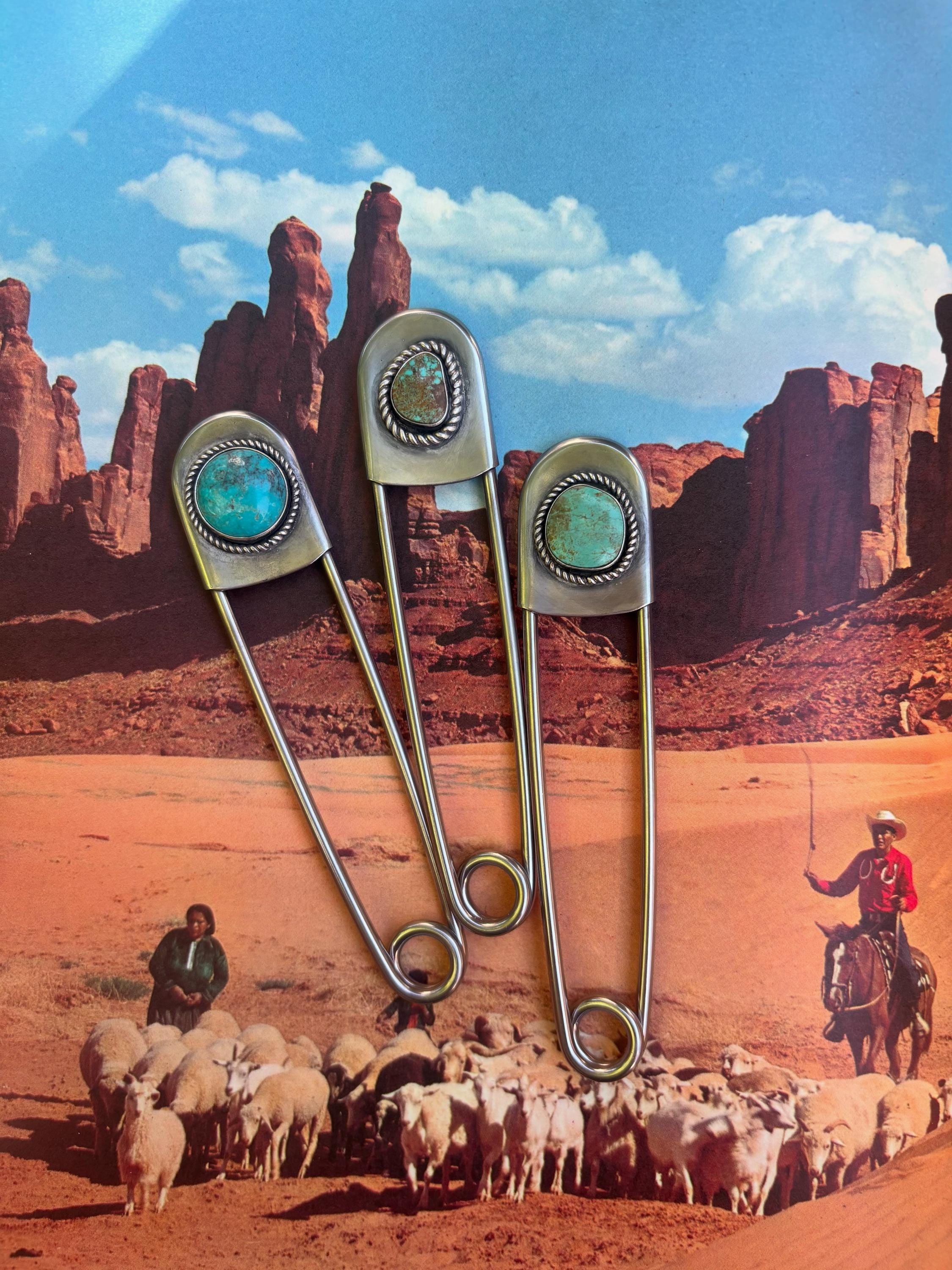 ✙ Jumbo Turquoise Safety